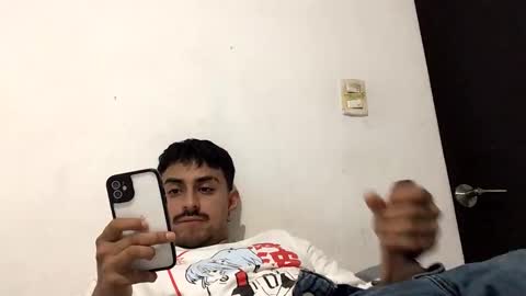 Snapshot of yanose117 chatting on 09-28-25, 01:33 Jony online show from 09-28-25, 01:33