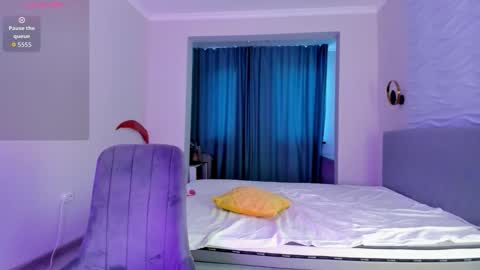 Yana online show from 10-26-25, 04:18