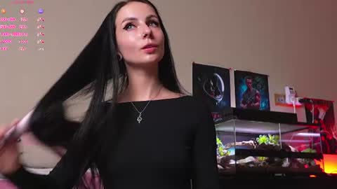 Snapshot of yaraliebe chatting on 06-19-26, 10:30 Yara online show from 06-19-26, 10:30