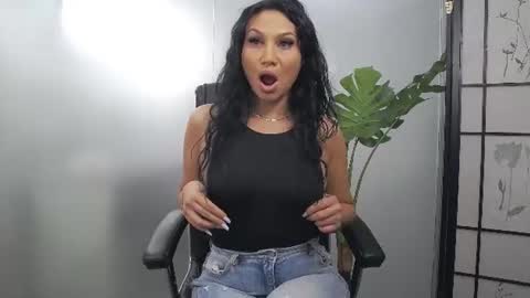 Yara online show from 06-12-26, 05:28