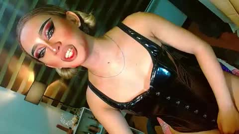 miss yasii online show from 05-07-26, 01:49
