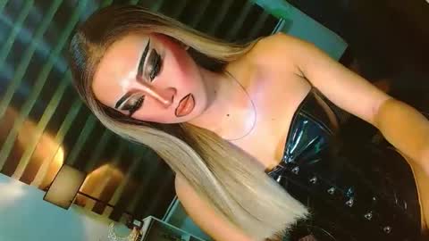 miss yasii online show from 06-11-26, 01:53