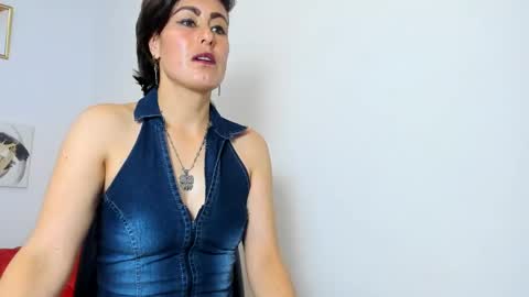 Yasemin online show from 10-07-25, 08:17