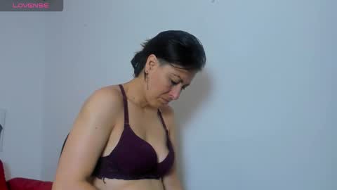 Yasemin online show from 11-13-25, 10:47