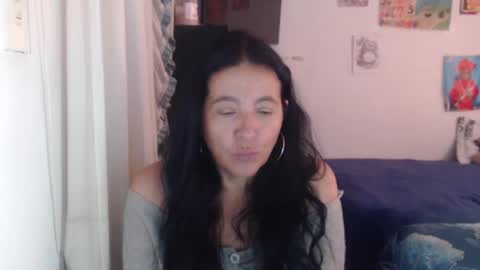 yasmin_love85 online show from 05-25-26, 03:18