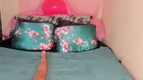 Yasmina online show from 01-30-25, 02:27