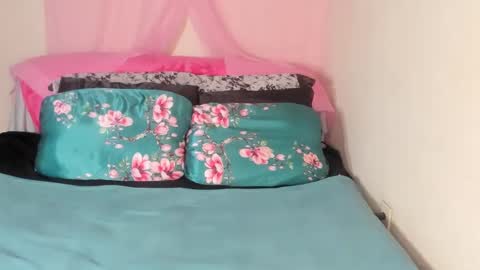 Yasmina online show from 02-24-25, 03:33