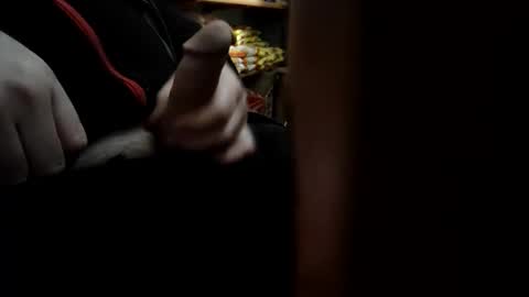 Snapshot of yay31 chatting on 11-15-25, 02:42 yay31 online show from 11-15-25, 02:42