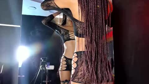 Snapshot of yayahilton chatting on 01-10-26, 05:09 YAYA online show from 01-10-26, 05:09