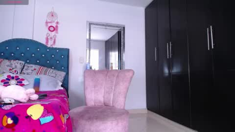 Snapshot of yazmin_mature chatting on 04-18-26, 07:18 Jasmin online show from 04-18-26, 07:18