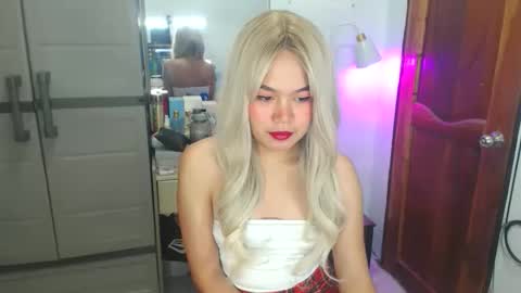 Snapshot of yazmin_shines chatting on 04-21-26, 01:42 Yazzi online show from 04-21-26, 01:42