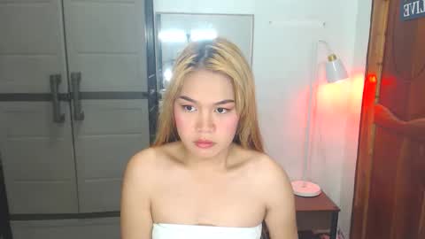 Snapshot of yazmin_shines chatting on 04-23-26, 09:50 Yazzi online show from 04-23-26, 09:50