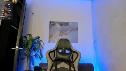 Snapshot of yeiko_romero_ chatting on 02-25-26, 05:33 YEIKO ROMERO online show from 02-25-26, 05:33