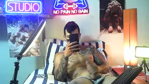 yeisoncastellanos1999 online show from 10-08-25, 02:09