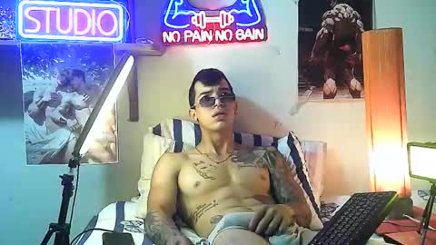 yeisoncastellanos1999 online show from 10-18-25, 09:48