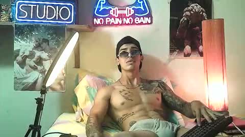 yeisoncastellanos1999 online show from 11-04-25, 07:13