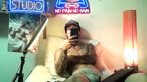 yeisoncastellanos1999 online show from 11-27-25, 09:55