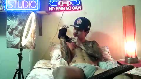 yeisoncastellanos1999 online show from 02-13-26, 09:44