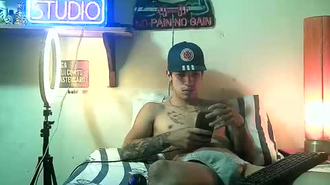 yeisoncastellanos1999 online show from 05-05-26, 06:38