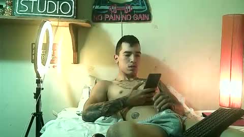 yeisoncastellanos1999 online show from 05-12-26, 04:59