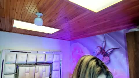 yelena  online show from 01-12-26, 01:16