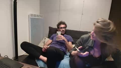 Snapshot of yelleornot chatting on 11-16-25, 11:10 yelleornot online show from 11-16-25, 11:10