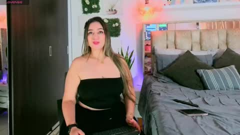 Snapshot of yellow_lily chatting on 05-10-26, 04:45 yellow_lily online show from 05-10-26, 04:45