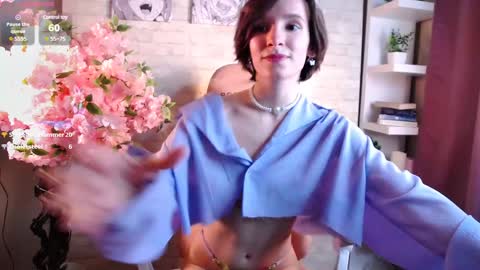 Snapshot of yellow_songbird chatting on 02-08-25, 06:12 Liya online show from 02-08-25, 06:12