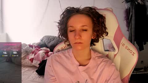 Snapshot of yellow_songbird chatting on 01-09-26, 08:50 Liya online show from 01-09-26, 08:50