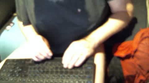 .     y e l l o w s n a k e s       . online show from 11-27-25, 06:15