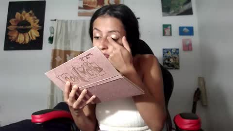 Snapshot of yemaya_28 chatting on 11-04-25, 03:38 Yemaya 28 online show from 11-04-25, 03:38