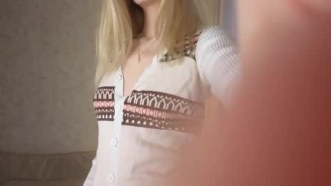 Yenna online show from 04-22-26, 05:10