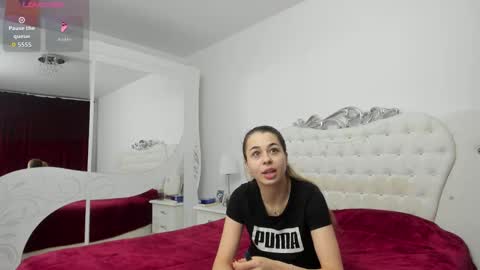 yennefer13 online show from 01-12-26, 09:42