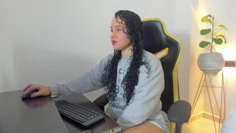 Y E R A  online show from 01-12-26, 11:59