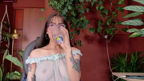 yeriawaddell  online show from 05-18-26, 08:36