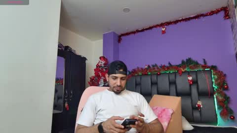 Snapshot of yerk_drom chatting on 12-19-25, 06:48 yerk_drom online show from 12-19-25, 06:48