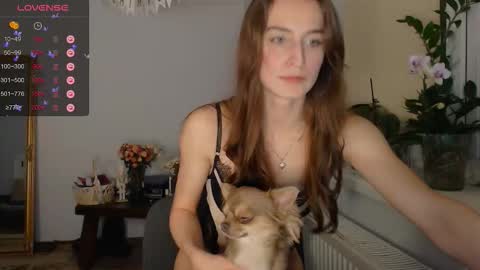 Snapshot of yes_to_heaven chatting on 02-12-26, 09:43 Zoe online show from 02-12-26, 09:43