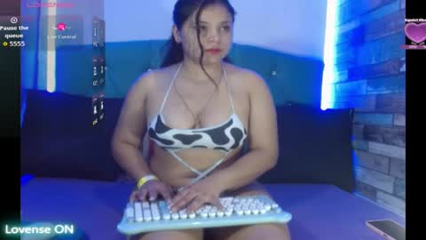 yesamin_stone18 online show from 06-06-26, 12:10