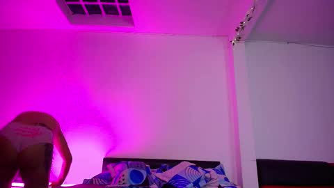 Snapshot of yesie_hot2 chatting on 03-08-26, 01:14 yesie_hot2 online show from 03-08-26, 01:14