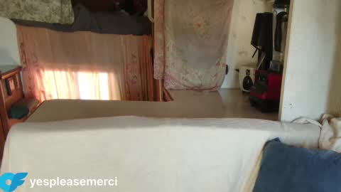 Snapshot of yespleasemerci chatting on 03-11-25, 07:36 Brienne online show from 03-11-25, 07:36