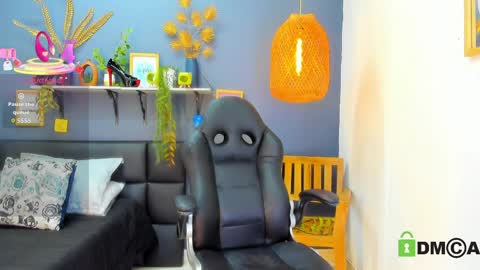 Snapshot of yessika_parker chatting on 03-25-26, 09:15 yessika_parker online show from 03-25-26, 09:15