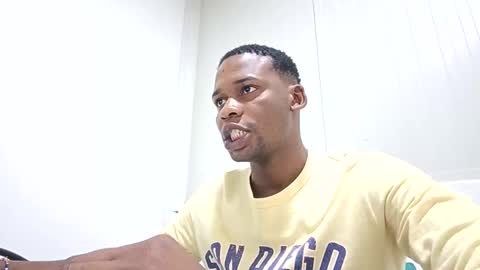 yeycom_hot07 online show from 09-19-25, 01:01