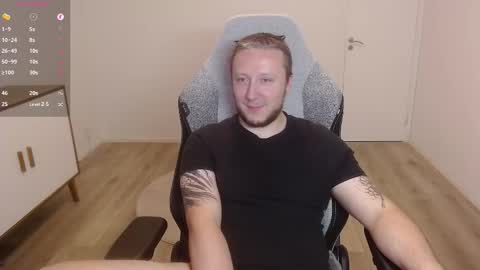 Snapshot of yhdxhy chatting on 10-16-25, 06:42 James online show from 10-16-25, 06:42