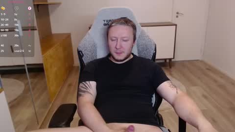 Snapshot of yhdxhy chatting on 11-20-25, 07:46 James online show from 11-20-25, 07:46