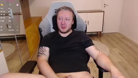 Snapshot of yhdxhy chatting on 11-22-25, 12:09 James online show from 11-22-25, 12:09