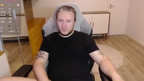 Snapshot of yhdxhy chatting on 02-13-26, 06:59 James online show from 02-13-26, 06:59