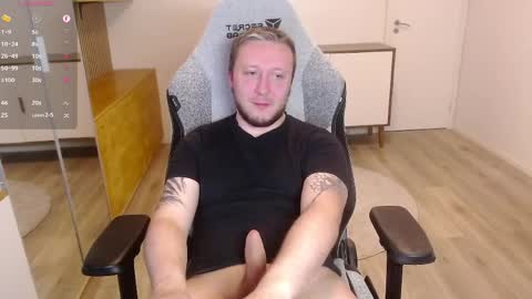 Snapshot of yhdxhy chatting on 04-10-26, 07:40 James online show from 04-10-26, 07:40