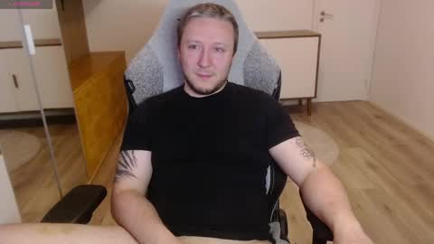 Snapshot of yhdxhy chatting on 04-16-26, 08:53 James online show from 04-16-26, 08:53