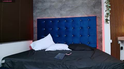 Snapshot of yiinyang69 chatting on 09-26-25, 02:04 YIN YANG online show from 09-26-25, 02:04