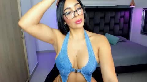 Yika Alves online show from 12-20-25, 05:09